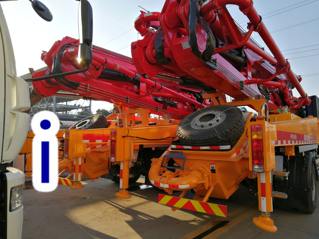 青島小型混凝土泵車價格 (18)