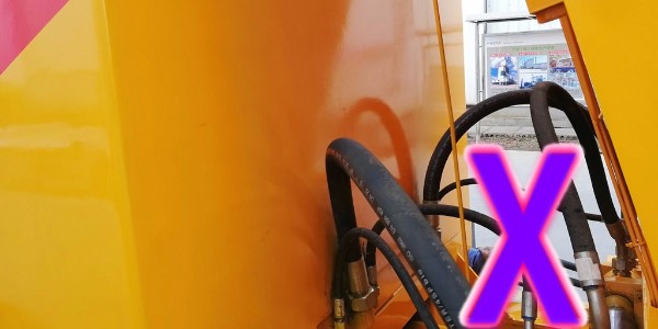 隧道作業與露天作業施工場地下，混凝土泵應當如何確定位置？