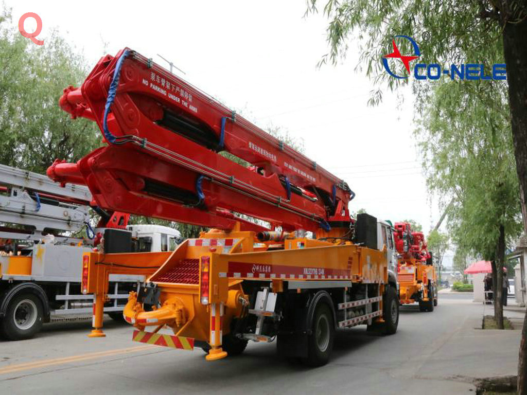 小型泵車，天泵，小型混凝土泵車