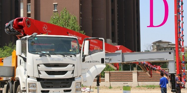 小型混凝土泵車的回轉(zhuǎn)支承如何保養(yǎng)？