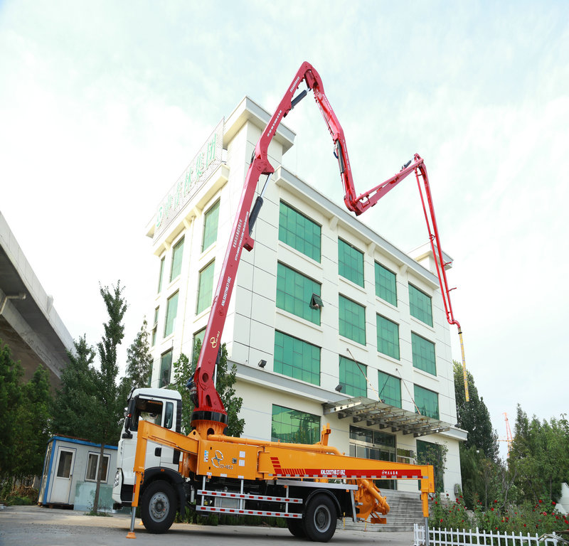小型混凝土泵車，天泵，小型泵車，泵車