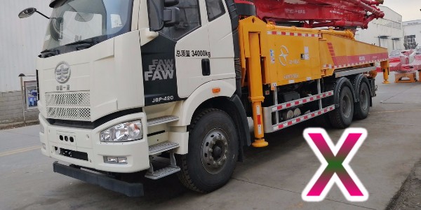 為什么小型混凝土泵車部分位置的臂架不能打開(kāi)或移動(dòng)？