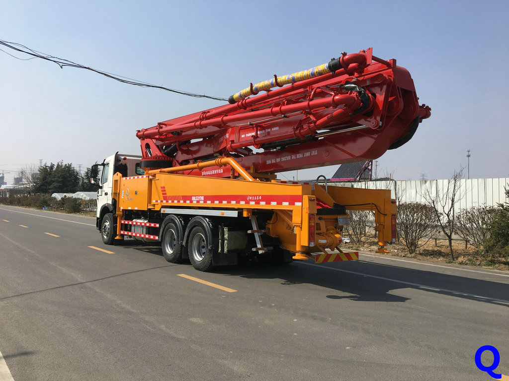 小型混凝土泵車，混凝泵車，科尼樂小型泵車，天泵