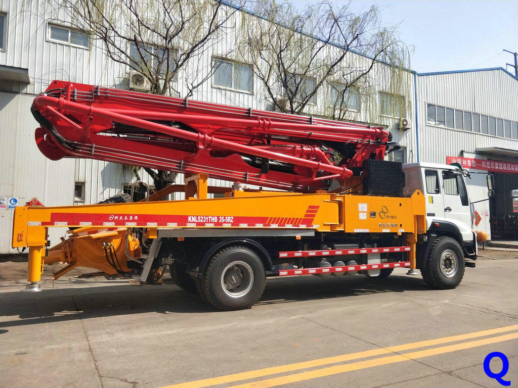科尼樂小型混凝土泵車，天泵，小型泵車