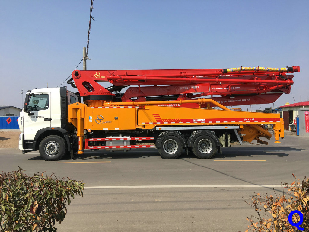 小型混凝土泵車，混凝土泵車 ，小型泵車，天泵。