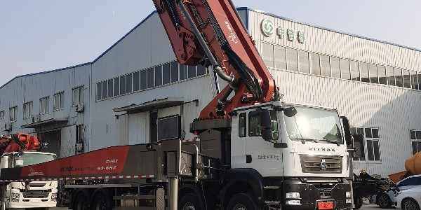 當(dāng)泵車液壓油底部有沉淀水時怎么解決