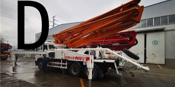 混凝土泵堵管時(shí)，可通過正反泵判斷部位