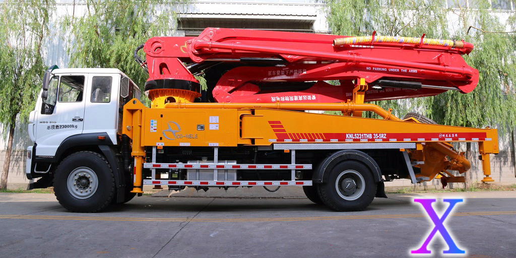 科尼樂小型混凝土泵車蓄電池的保養