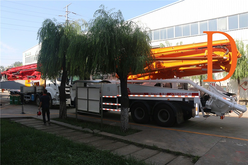 青島混凝土泵車(chē)價(jià)格 (11)